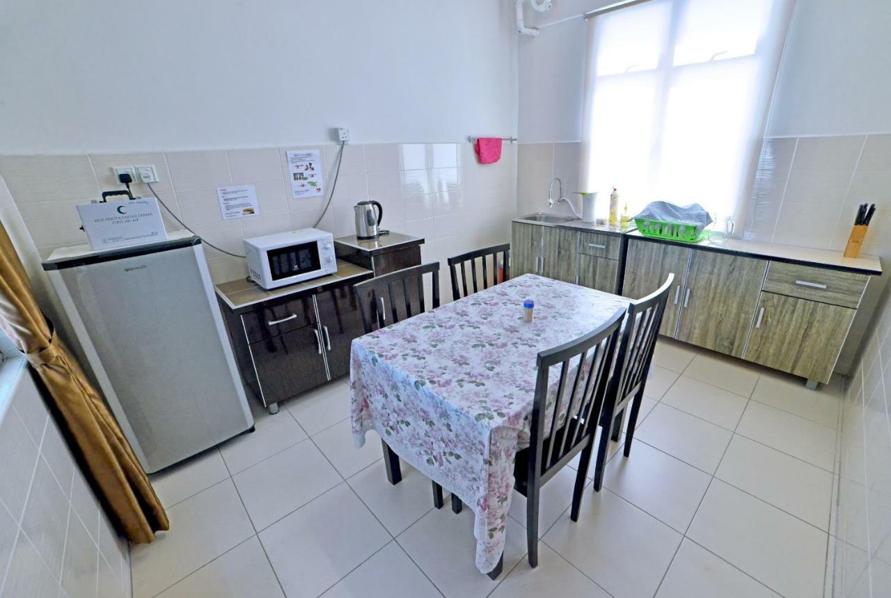 Hits Homestay Байан-Лепас Екстер'єр фото